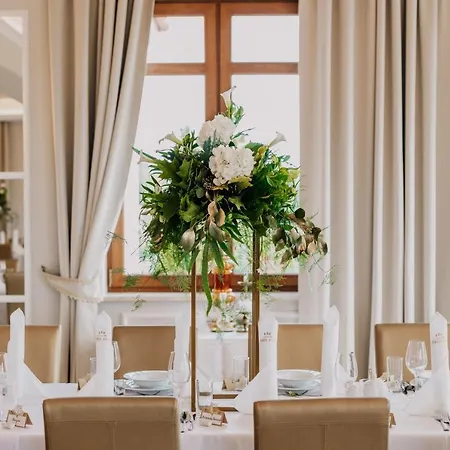 Dom Zlote Pola Hotel *